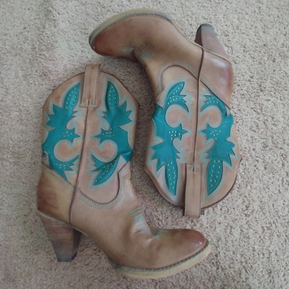 Very volatine boots - Picture 1 of 5